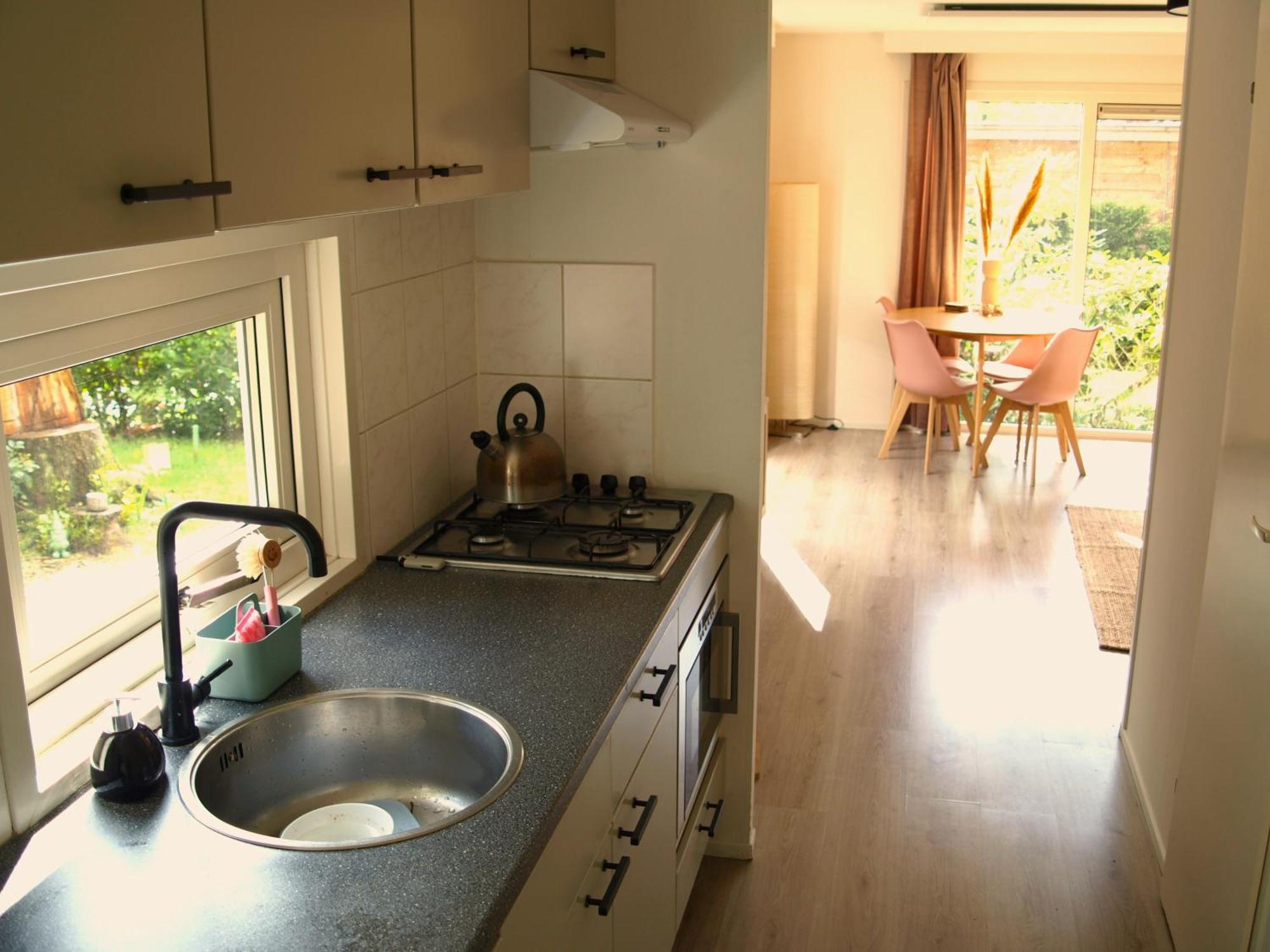 Gezellig Gemoderniseerd Chalet Op De Veluwe Putten Extérieur photo